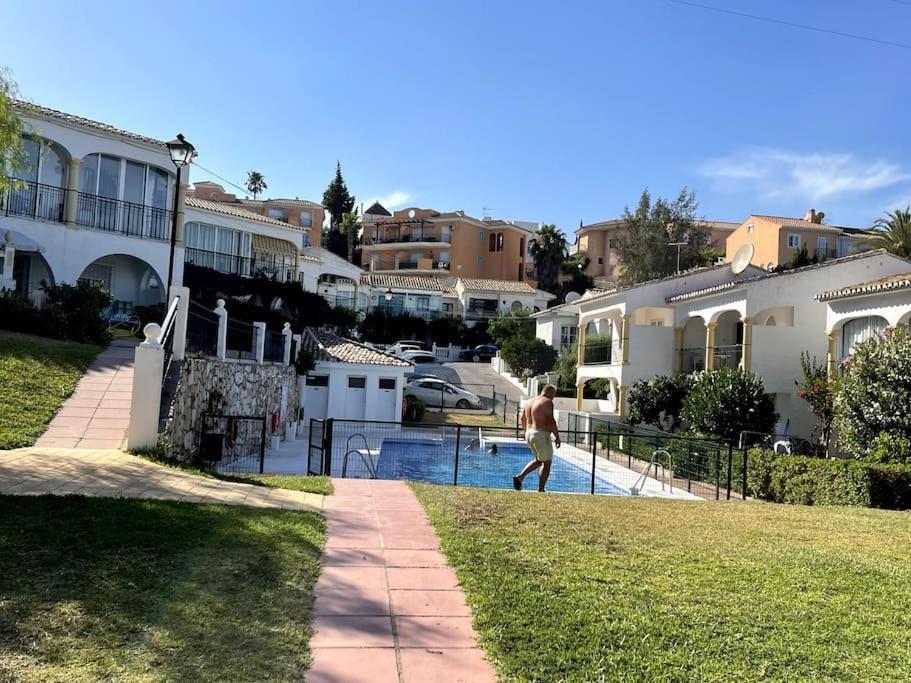 Lux 2 Kmr App Stella Blanca Met Zwembaden Airco En Zeezicht Lejlighed Fuengirola Eksteriør billede