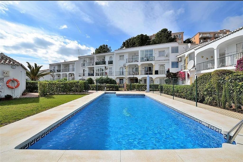 Lux 2 Kmr App Stella Blanca Met Zwembaden Airco En Zeezicht Lejlighed Fuengirola Eksteriør billede