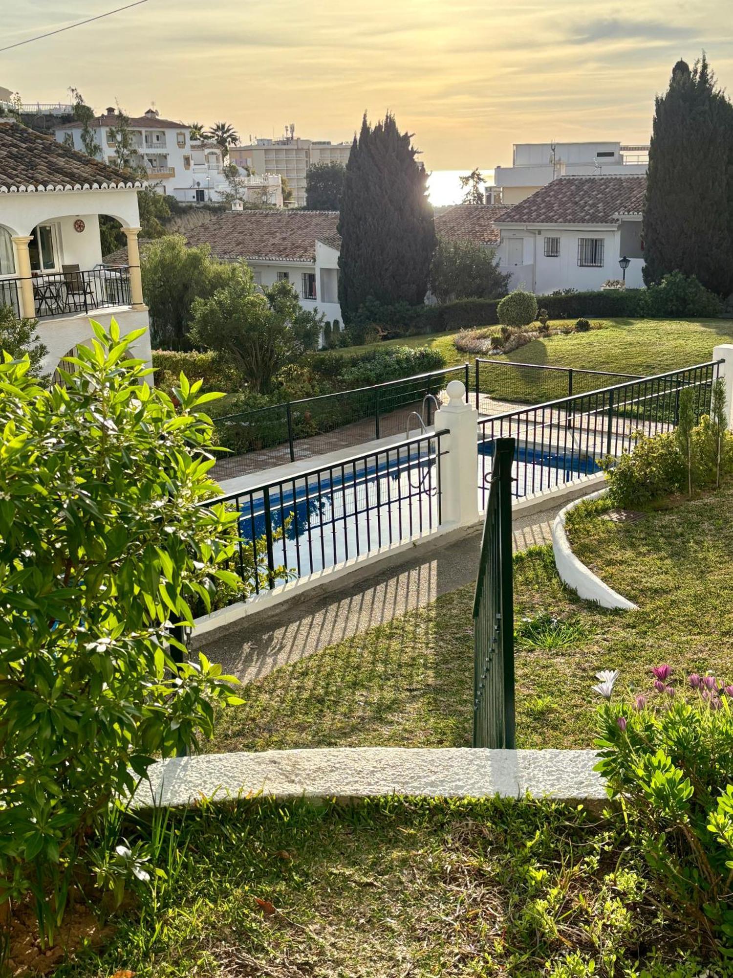 Lux 2 Kmr App Stella Blanca Met Zwembaden Airco En Zeezicht Lejlighed Fuengirola Eksteriør billede