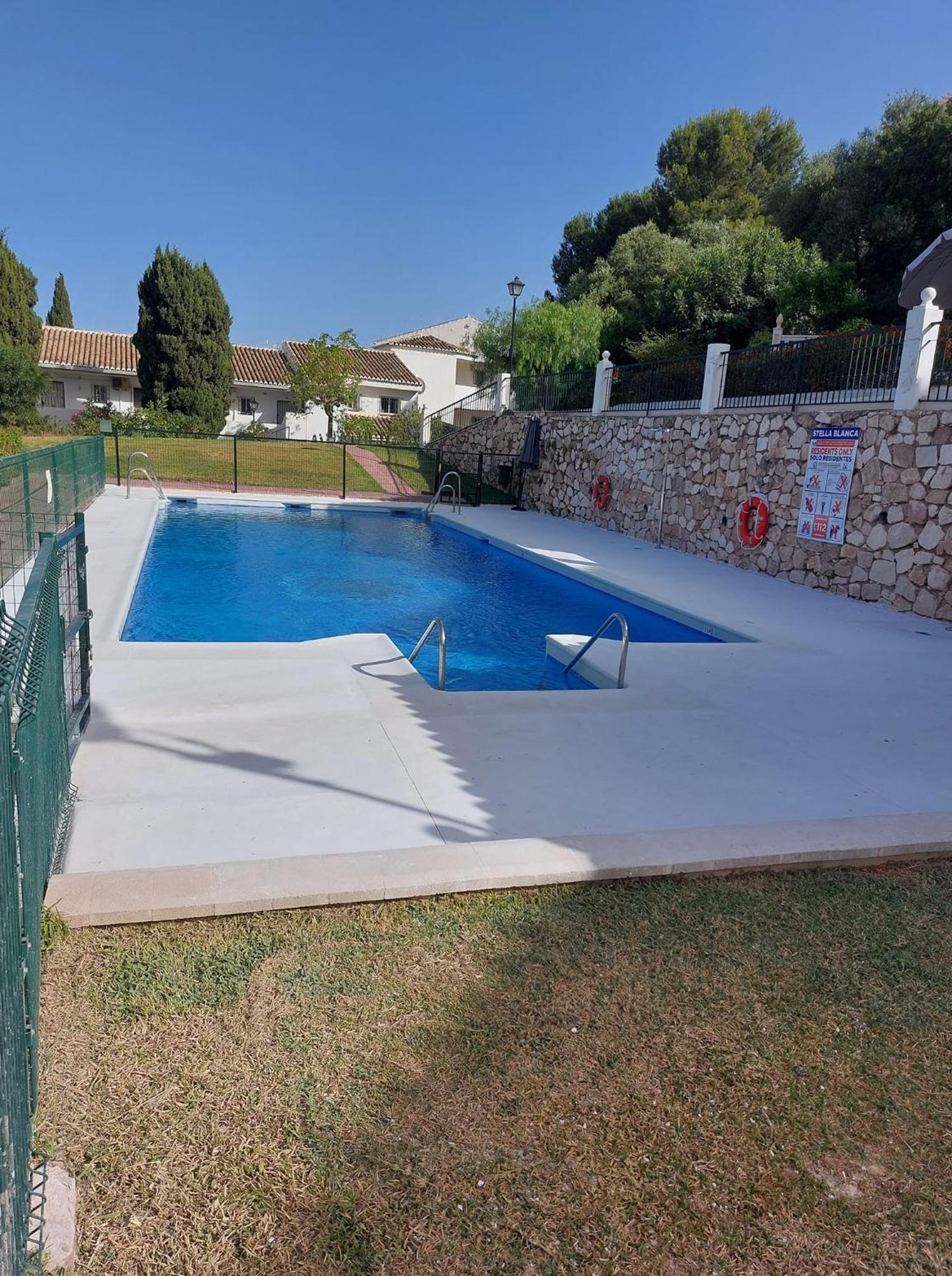 Lux 2 Kmr App Stella Blanca Met Zwembaden Airco En Zeezicht Lejlighed Fuengirola Eksteriør billede